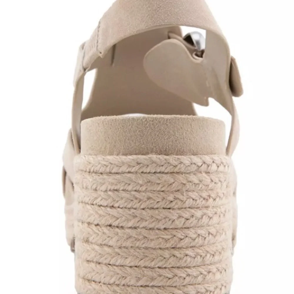 AEROSOLES Beige Platform Espadrille Sandals